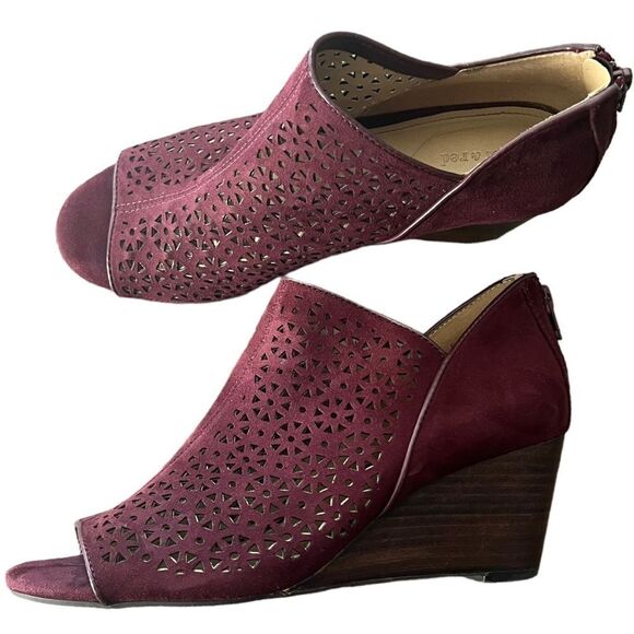 Violet and Red laser cut wedge Style: Sasha new with tags, size 8M - Picture 1 of 15